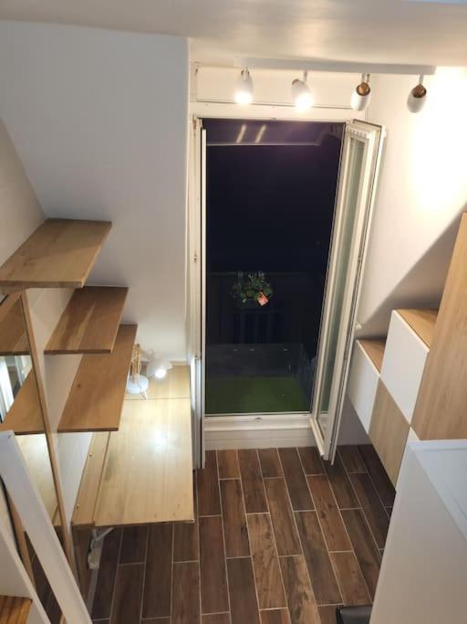 Appartement Studio 9m2 Champs Elysees Arc De Triomphe75008 *