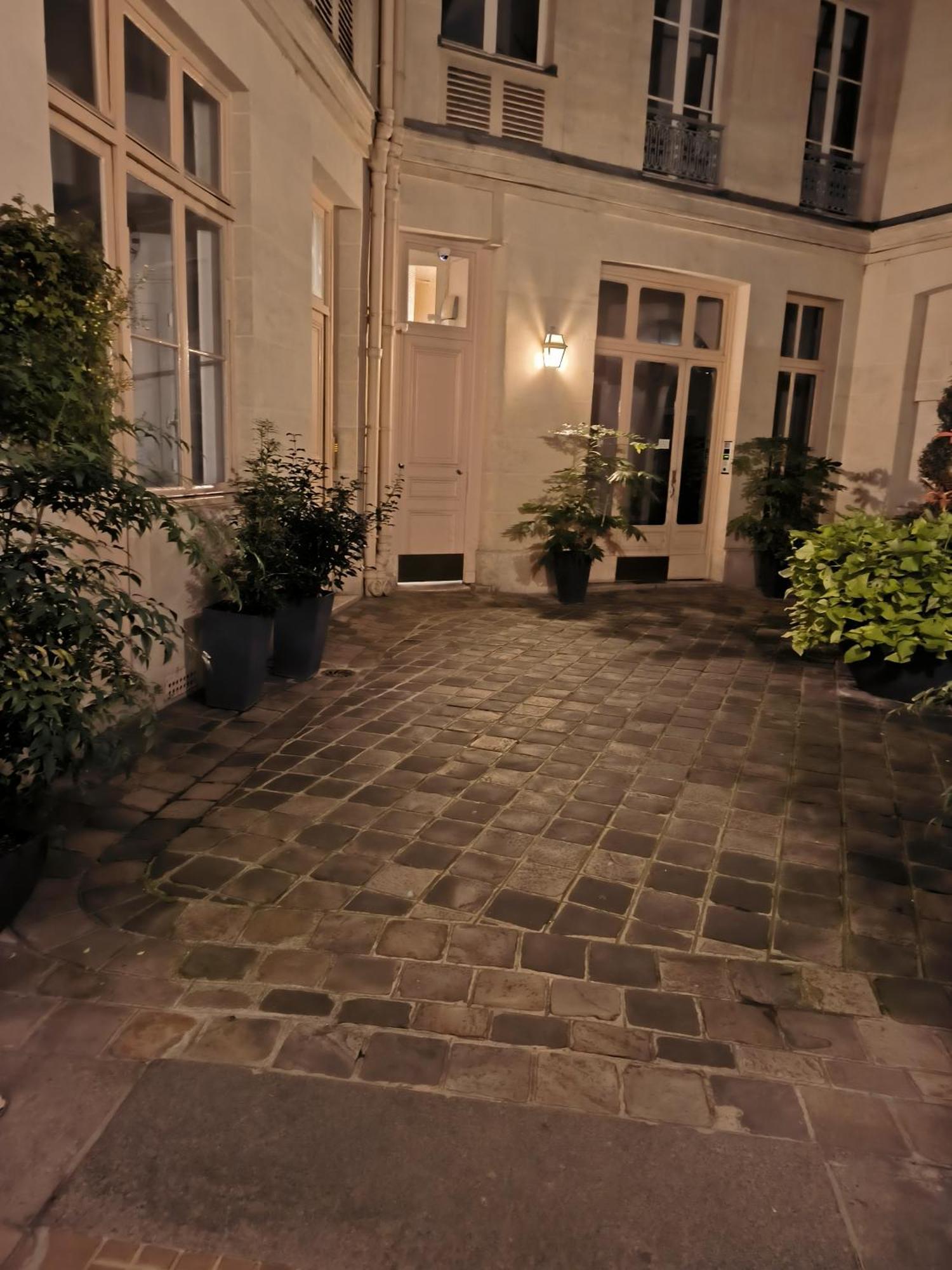 Studio 9m2 Champs Elysees Arc De Triomphe75008 Appartement